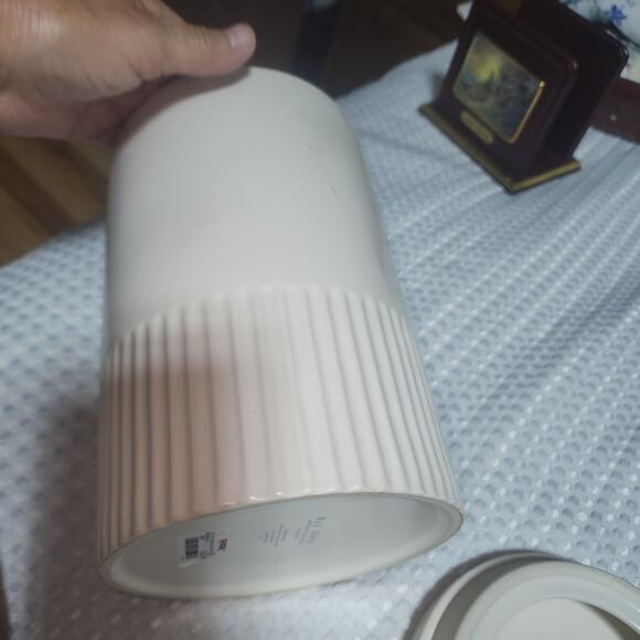 RAE DUNN EUC FLOUR CERAMIC CANISTER JAR & LID - Picture 5 of 7